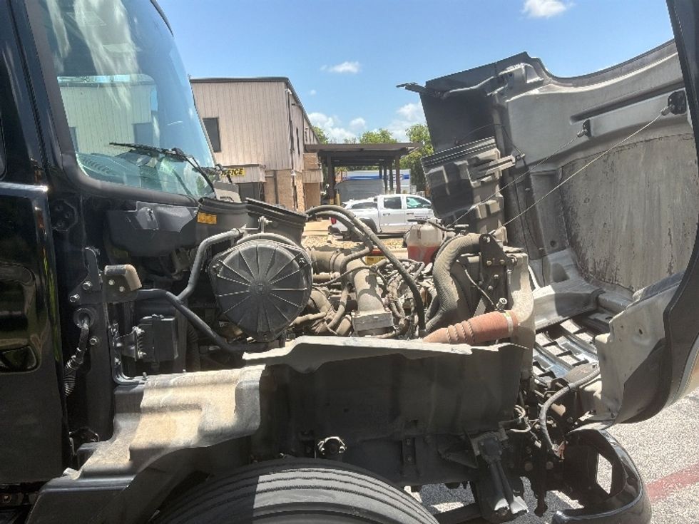 Medium Duty Box Truck-Light and Medium Duty Trucks-Hino-2020-268-San Antonio-TX-62,315\n\t\tmiles-$ 58,250 - Image 23