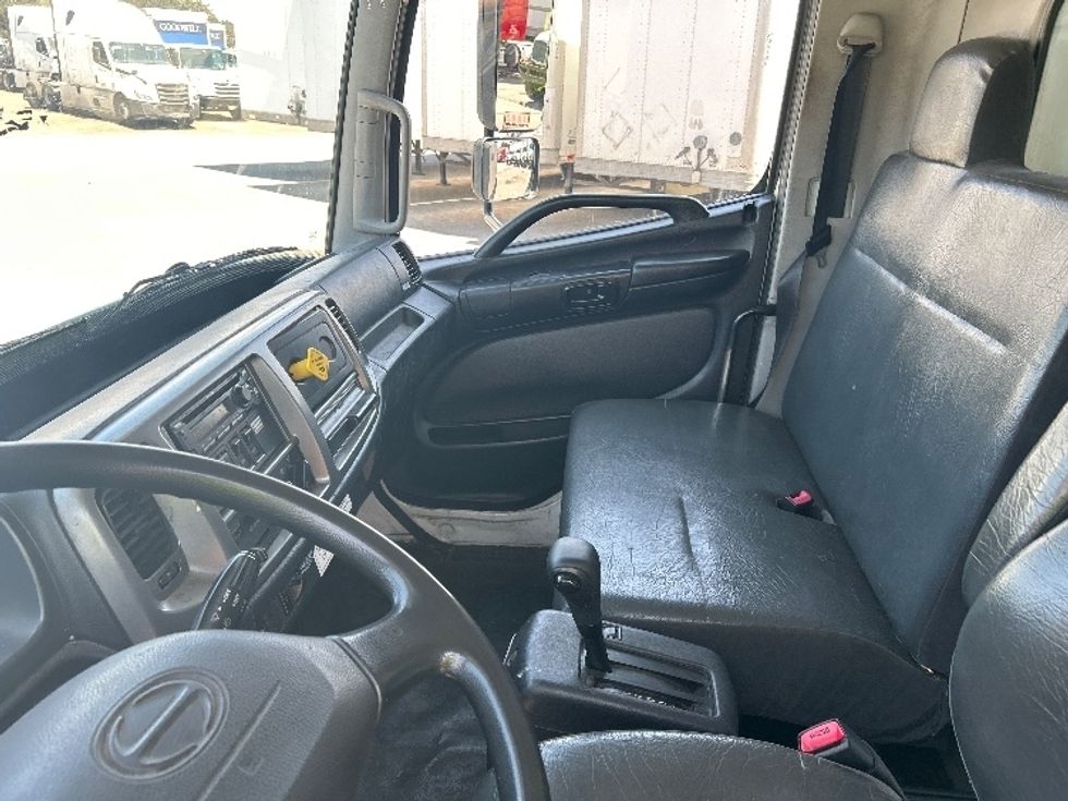 Medium Duty Box Truck-Light and Medium Duty Trucks-Hino-2020-268-San Diego-CA-115,536\n\t\tmiles-$ 65,500 - Image 16