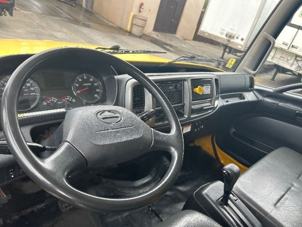 Medium Duty Box Truck-Light and Medium Duty Trucks-Hino-2020-268-San Marcos-CA-157,702\n\t\tmiles-$ 56,500 - Image 17