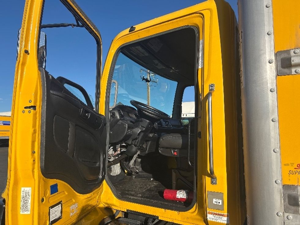 Medium Duty Box Truck-Light and Medium Duty Trucks-Hino-2020-268-Santa Ana-CA-126,744\n\t\tmiles-$ 60,500 - Image 16