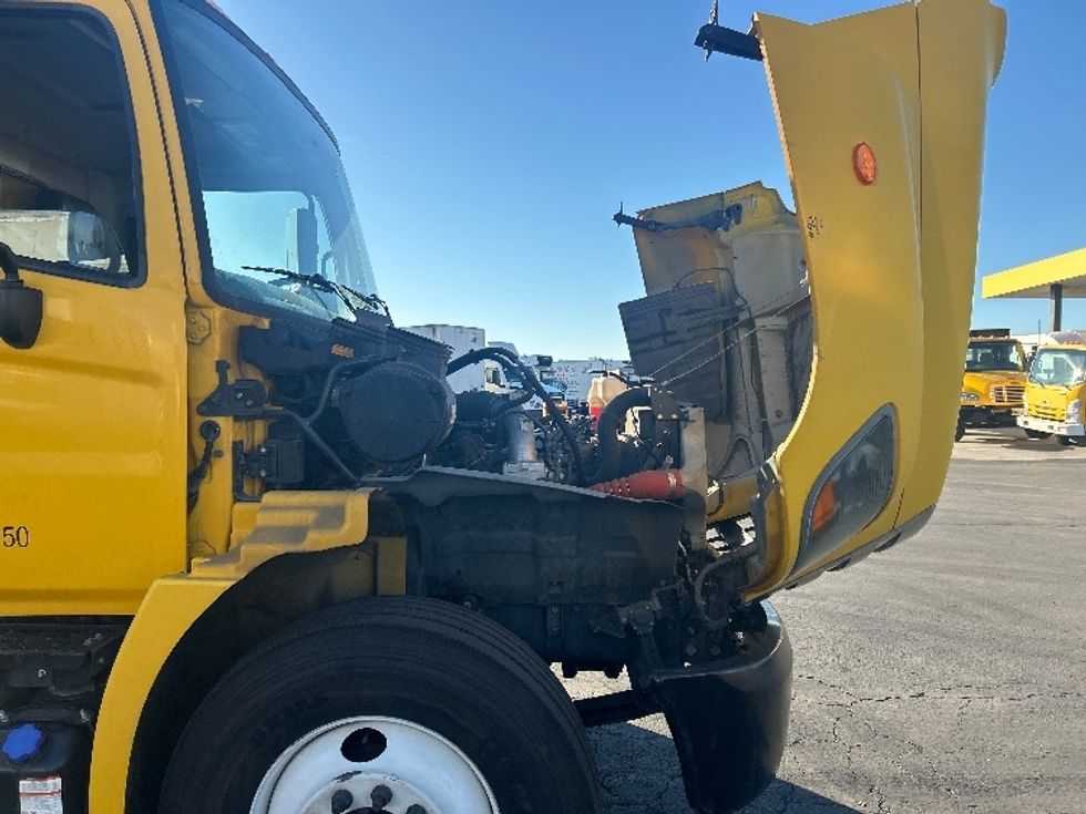 Medium Duty Box Truck-Light and Medium Duty Trucks-Hino-2020-268-Santa Ana-CA-126,744\n\t\tmiles-$ 60,500 - Image 23