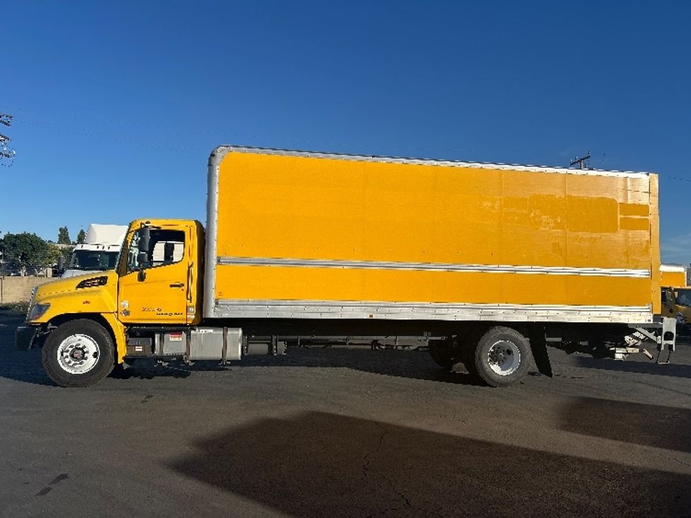 Medium Duty Box Truck-Light and Medium Duty Trucks-Hino-2020-268-Santa Ana-CA-126,744\n\t\tmiles-$ 60,500 - Image 4