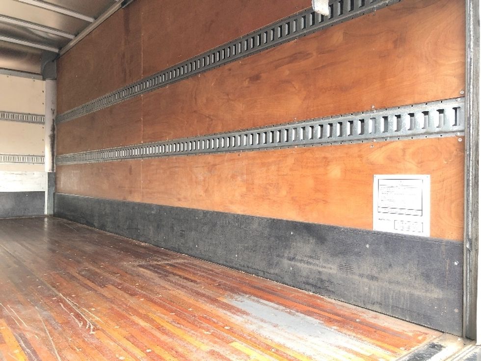 Medium Duty Box Truck-Light and Medium Duty Trucks-Hino-2020-268-Shreveport-LA-272,688\n\t\tmiles-$ 26,000 - Image 12