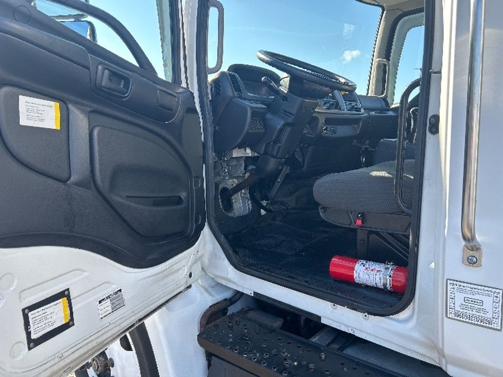 Medium Duty Box Truck-Light and Medium Duty Trucks-Hino-2020-268-Shreveport-LA-272,688\n\t\tmiles-$ 26,000 - Image 16