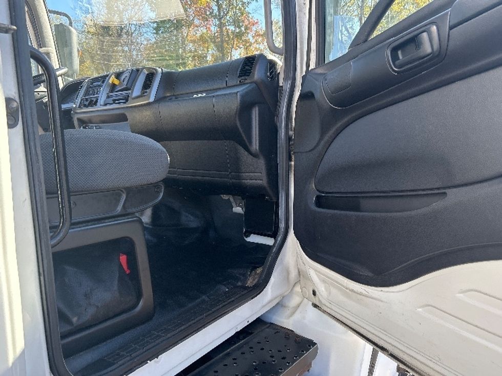 Medium Duty Box Truck-Light and Medium Duty Trucks-Hino-2020-268-Shreveport-LA-272,688\n\t\tmiles-$ 26,000 - Image 20