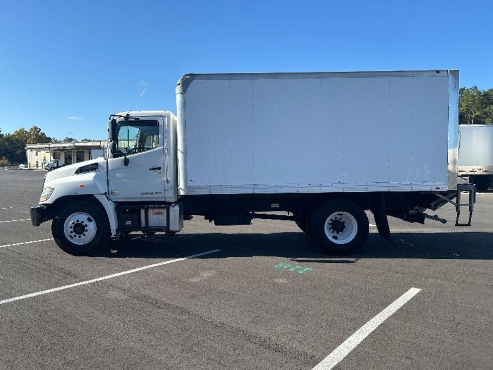 Medium Duty Box Truck-Light and Medium Duty Trucks-Hino-2020-268-Shreveport-LA-272,688\n\t\tmiles-$ 26,000 - Image 4