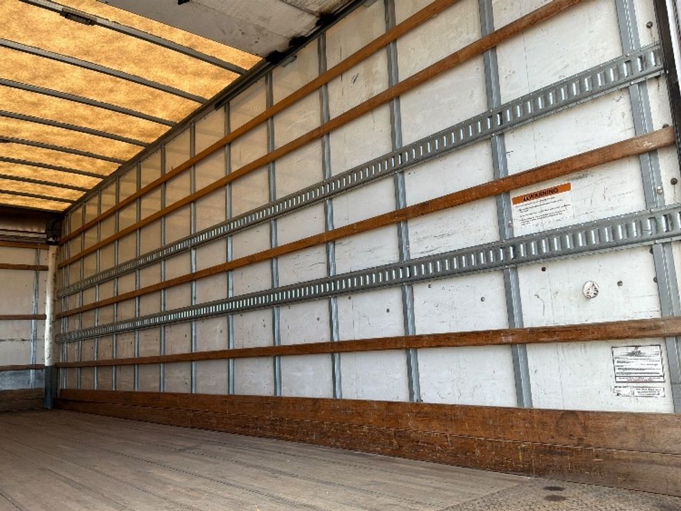 Medium Duty Box Truck-Light and Medium Duty Trucks-Hino-2020-268-Sioux Falls-SD-263,336\n\t\tmiles-$ 42,250 - Image 12