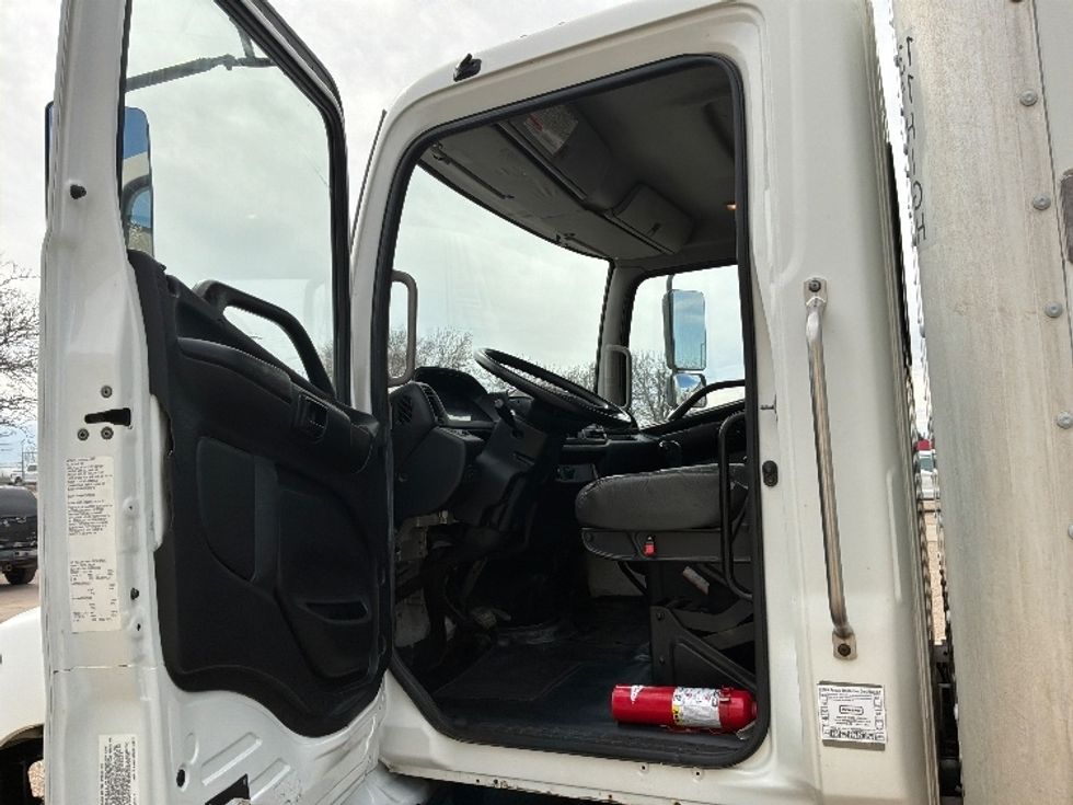 Medium Duty Box Truck-Light and Medium Duty Trucks-Hino-2020-268-Sioux Falls-SD-263,336\n\t\tmiles-$ 42,250 - Image 16