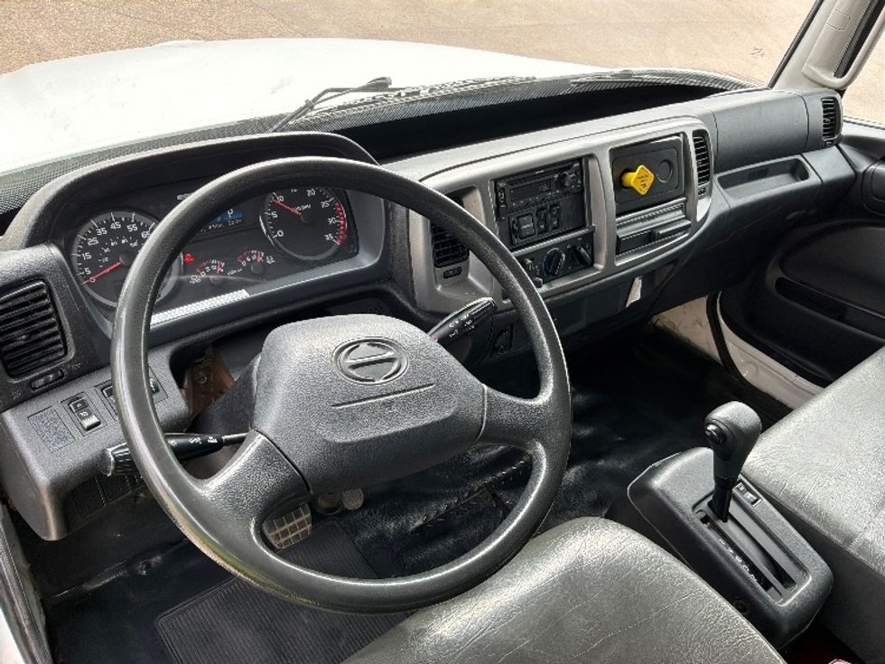 Medium Duty Box Truck-Light and Medium Duty Trucks-Hino-2020-268-Sioux Falls-SD-263,336\n\t\tmiles-$ 42,250 - Image 17
