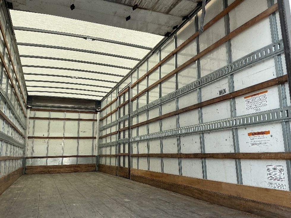 Medium Duty Box Truck-Light and Medium Duty Trucks-Hino-2020-268-South Bend-IN-133,404\n\t\tmiles-$ 57,500 - Image 12