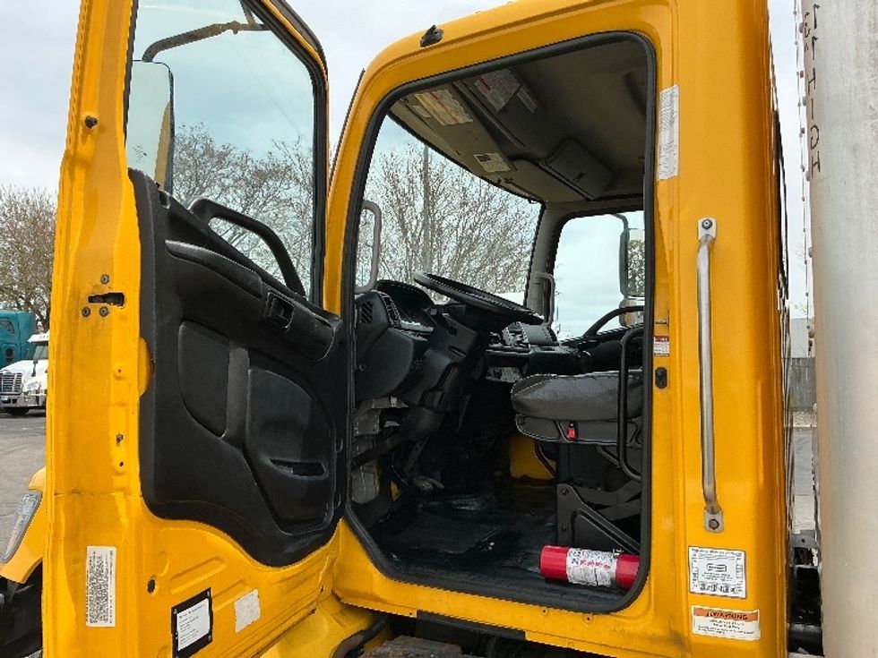 Medium Duty Box Truck-Light and Medium Duty Trucks-Hino-2020-268-South Bend-IN-133,404\n\t\tmiles-$ 57,500 - Image 16