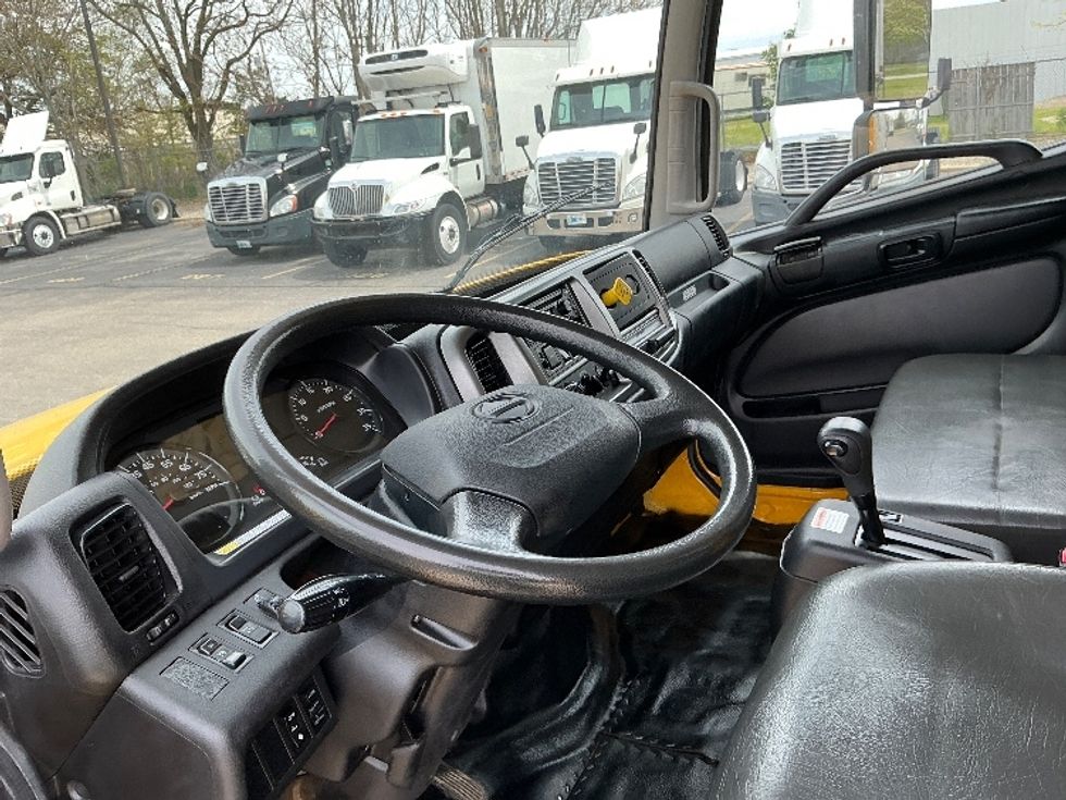Medium Duty Box Truck-Light and Medium Duty Trucks-Hino-2020-268-South Bend-IN-133,404\n\t\tmiles-$ 57,500 - Image 17