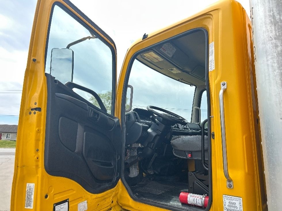 Medium Duty Box Truck-Light and Medium Duty Trucks-Hino-2020-268-South Bend-IN-133,404\n\t\tmiles-$ 58,250 - Image 16