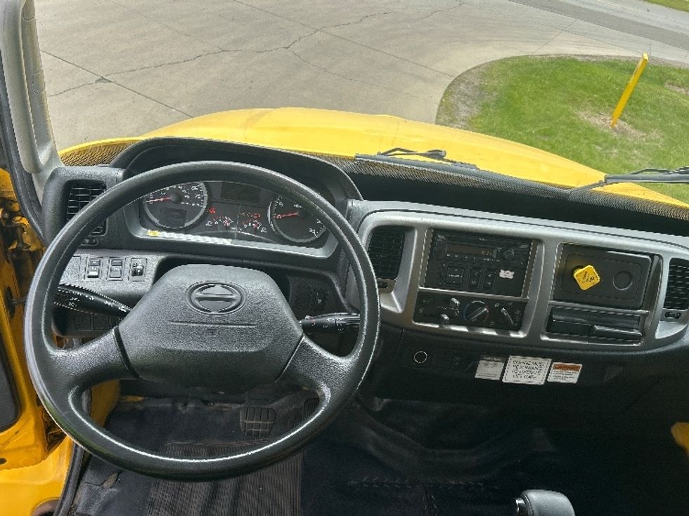 Medium Duty Box Truck-Light and Medium Duty Trucks-Hino-2020-268-South Bend-IN-133,404\n\t\tmiles-$ 58,250 - Image 18