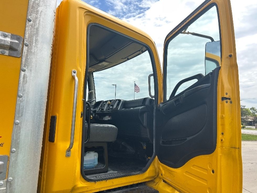 Medium Duty Box Truck-Light and Medium Duty Trucks-Hino-2020-268-South Bend-IN-133,404\n\t\tmiles-$ 58,250 - Image 20