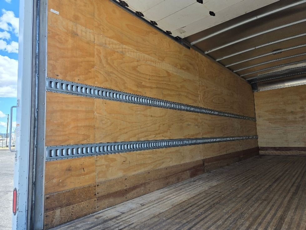 Medium Duty Box Truck-Light and Medium Duty Trucks-Hino-2020-268-Spokane Valley-WA-138,731\n\t\tmiles-$ 57,500 - Image 11