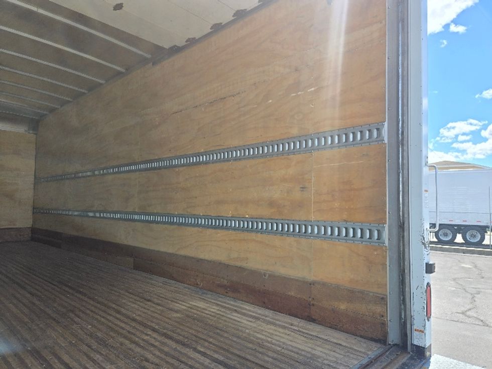 Medium Duty Box Truck-Light and Medium Duty Trucks-Hino-2020-268-Spokane Valley-WA-138,731\n\t\tmiles-$ 57,500 - Image 12