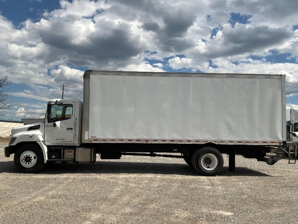 Medium Duty Box Truck-Light and Medium Duty Trucks-Hino-2020-268-Spokane Valley-WA-138,731\n\t\tmiles-$ 57,500 - Image 4
