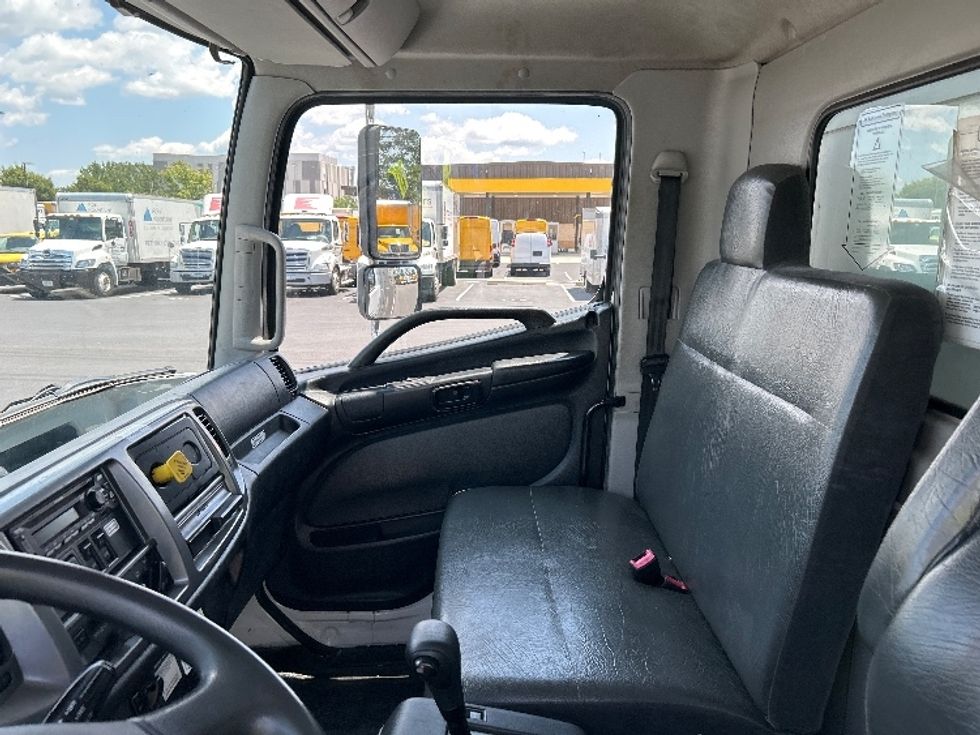 Medium Duty Box Truck-Light and Medium Duty Trucks-Hino-2020-268-Sterling-VA-167,905\n\t\tmiles-$ 56,000 - Image 19