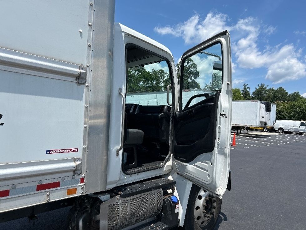 Medium Duty Box Truck-Light and Medium Duty Trucks-Hino-2020-268-Sterling-VA-167,905\n\t\tmiles-$ 56,000 - Image 20