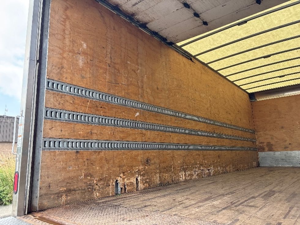 Medium Duty Box Truck-Light and Medium Duty Trucks-Hino-2020-268-Stoney Creek-ON-259,925\n\t\tkm-$ 69,750 - Image 11