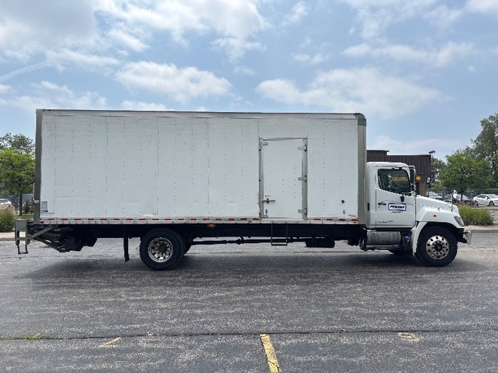 Medium Duty Box Truck-Light and Medium Duty Trucks-Hino-2020-268-Stoney Creek-ON-259,925\n\t\tkm-$ 69,750 - Image 15