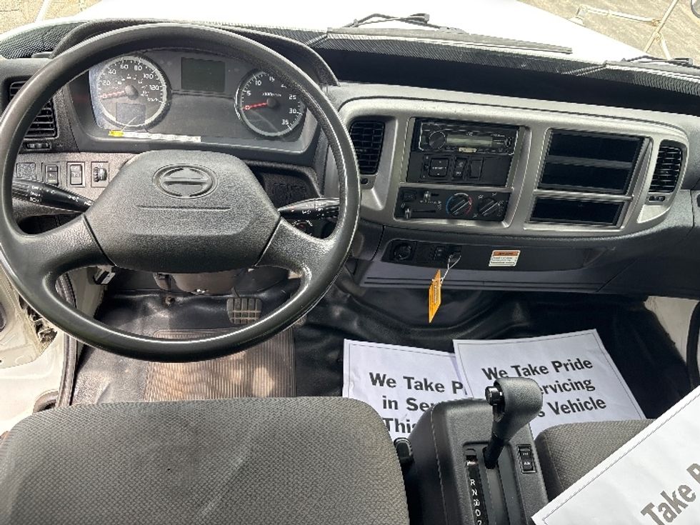 Medium Duty Box Truck-Light and Medium Duty Trucks-Hino-2020-268-Stoney Creek-ON-259,925\n\t\tkm-$ 69,750 - Image 18