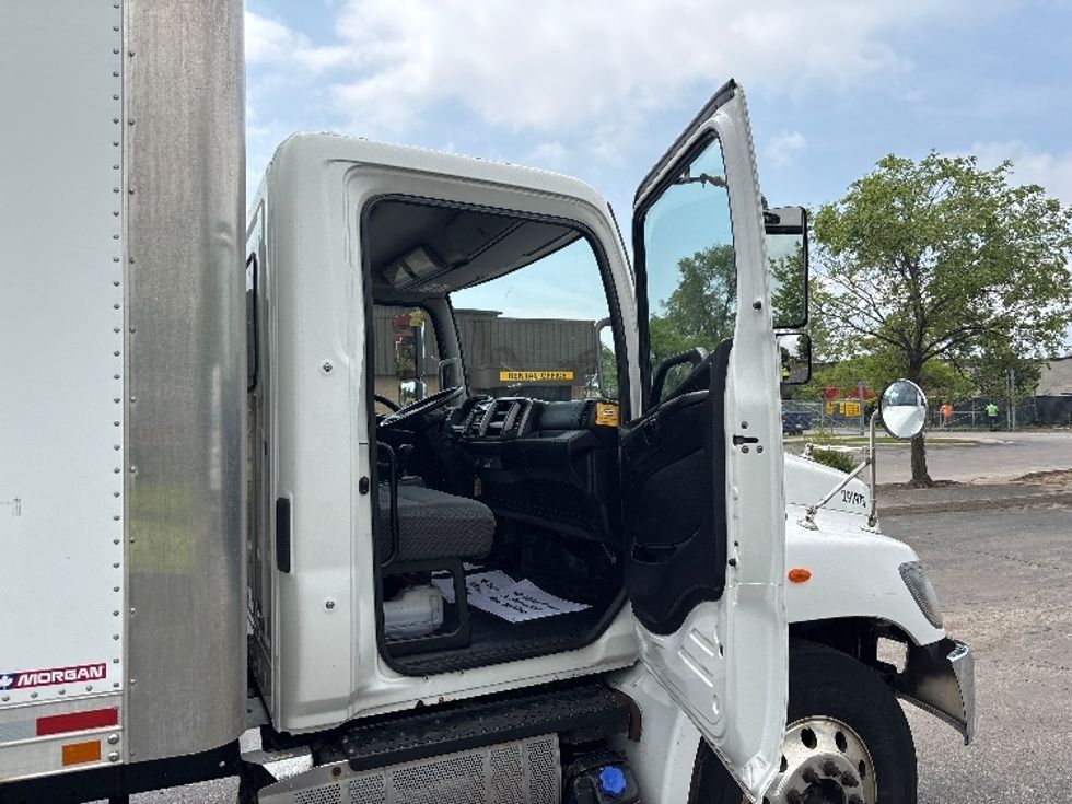 Medium Duty Box Truck-Light and Medium Duty Trucks-Hino-2020-268-Stoney Creek-ON-259,925\n\t\tkm-$ 69,750 - Image 20