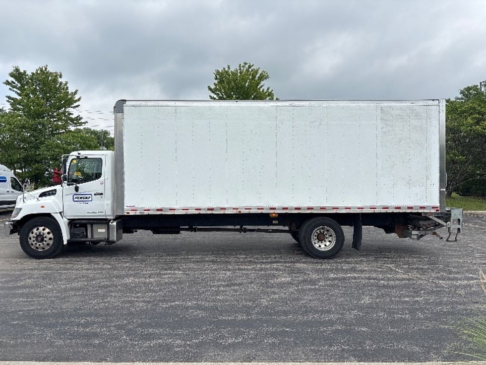 Medium Duty Box Truck-Light and Medium Duty Trucks-Hino-2020-268-Stoney Creek-ON-259,925\n\t\tkm-$ 69,750 - Image 4