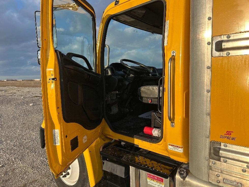 Medium Duty Box Truck-Light and Medium Duty Trucks-Hino-2020-268-Sturtevant-WI-170,045\n\t\tmiles-$ 50,750 - Image 16