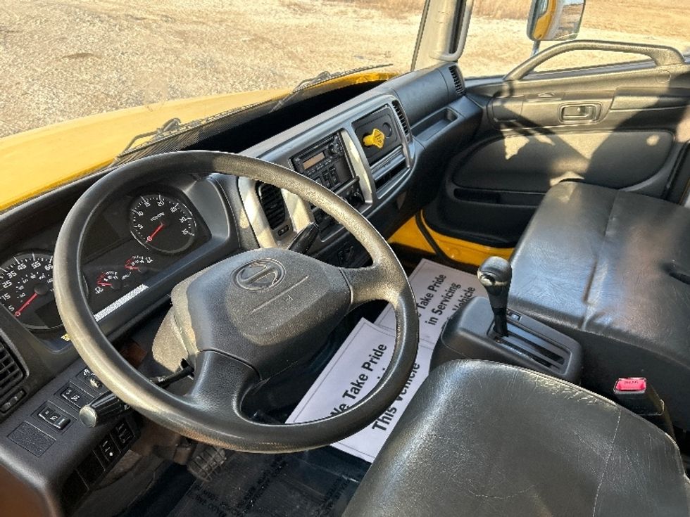 Medium Duty Box Truck-Light and Medium Duty Trucks-Hino-2020-268-Sturtevant-WI-170,045\n\t\tmiles-$ 50,750 - Image 17