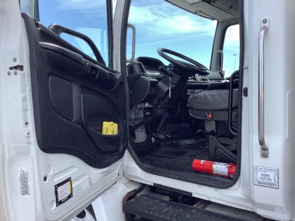 Medium Duty Box Truck-Light and Medium Duty Trucks-Hino-2020-268-Tacoma-WA-148,836\n\t\tmiles-$ 46,500 - Image 16