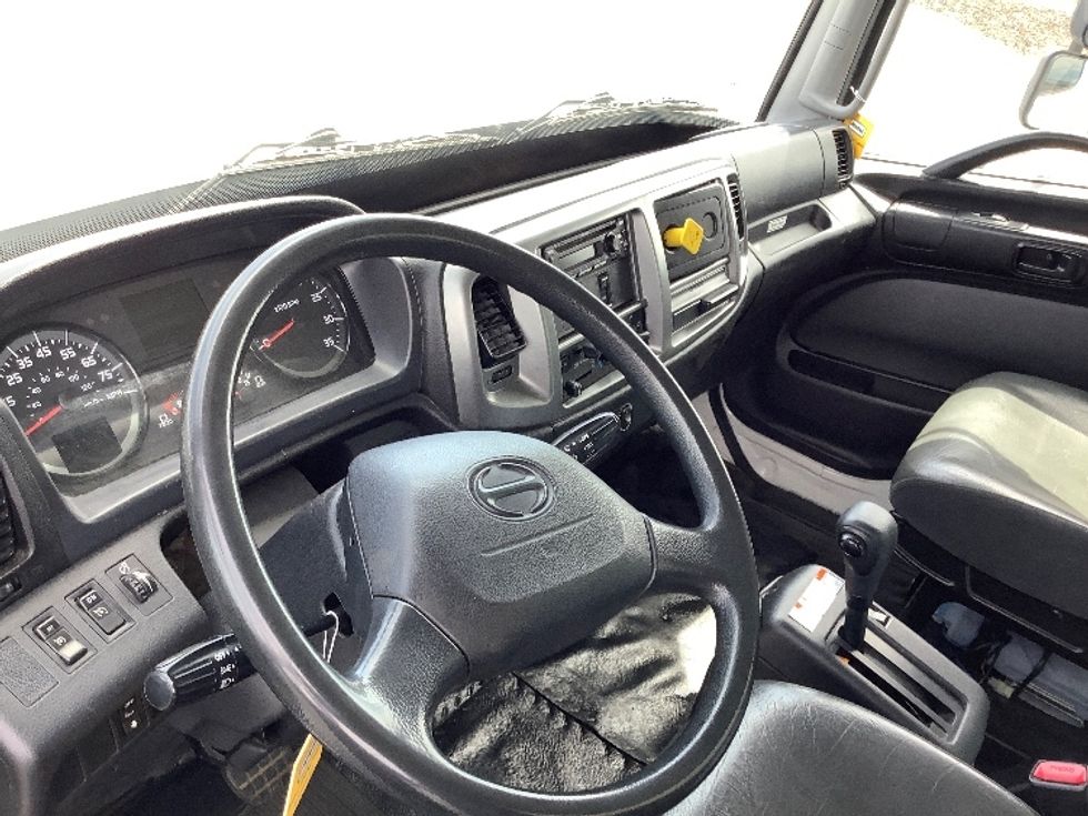 Medium Duty Box Truck-Light and Medium Duty Trucks-Hino-2020-268-Tacoma-WA-148,836\n\t\tmiles-$ 46,500 - Image 17
