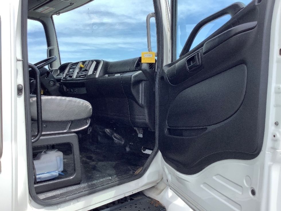 Medium Duty Box Truck-Light and Medium Duty Trucks-Hino-2020-268-Tacoma-WA-148,836\n\t\tmiles-$ 46,500 - Image 20