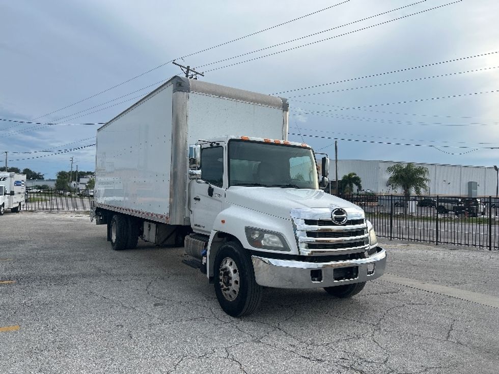 Medium Duty Box Truck-Light and Medium Duty Trucks-Hino-2020-268-Tampa-FL-69,059\n\t\tmiles-$ 70,250 - Image 1