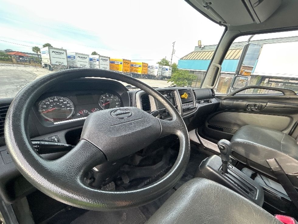 Medium Duty Box Truck-Light and Medium Duty Trucks-Hino-2020-268-Tampa-FL-69,059\n\t\tmiles-$ 70,250 - Image 17