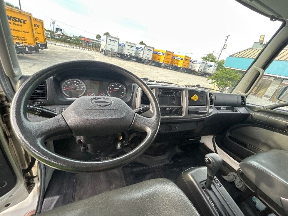 Medium Duty Box Truck-Light and Medium Duty Trucks-Hino-2020-268-Tampa-FL-69,059\n\t\tmiles-$ 70,250 - Image 18