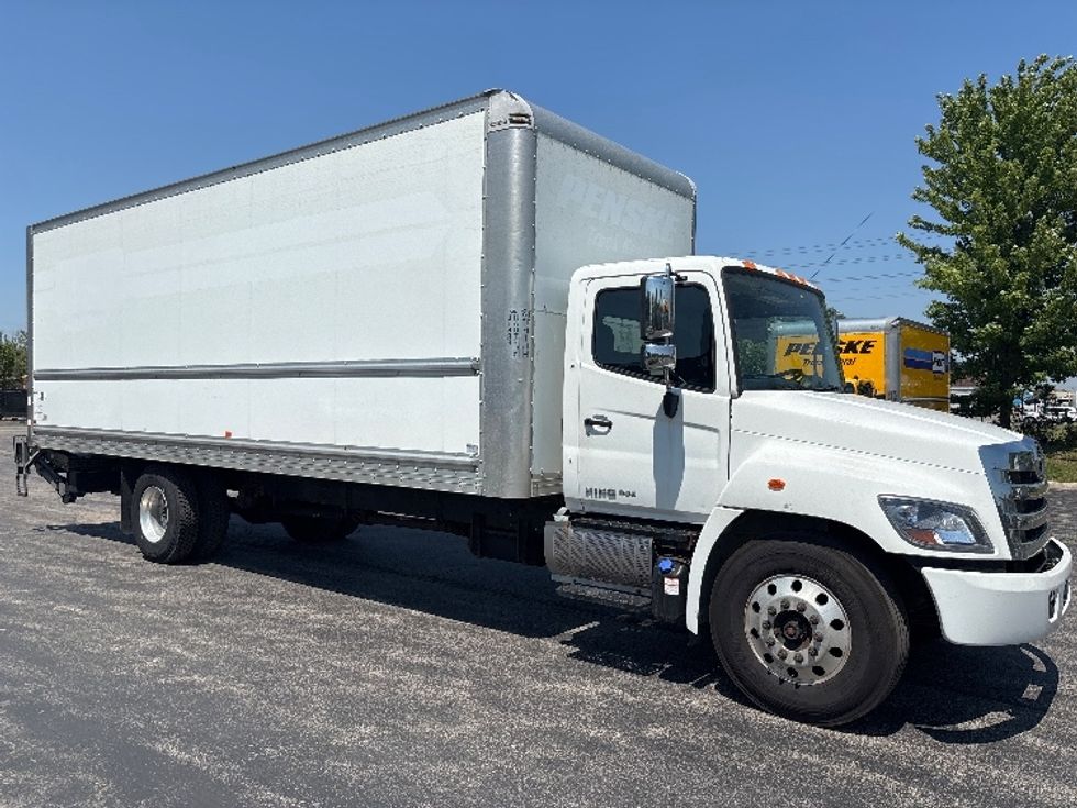 Medium Duty Box Truck-Light and Medium Duty Trucks-Hino-2020-268-Toronto-ON-303,008\n\t\tkm-$ 66,250 - Image 1