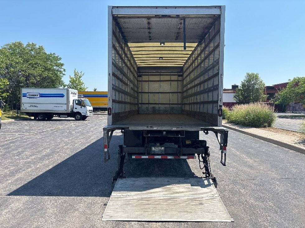 Medium Duty Box Truck-Light and Medium Duty Trucks-Hino-2020-268-Toronto-ON-303,008\n\t\tkm-$ 66,250 - Image 9