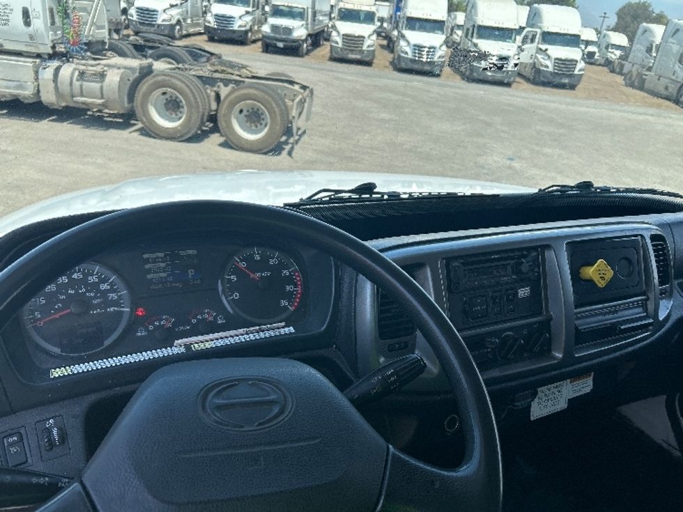Medium Duty Box Truck-Light and Medium Duty Trucks-Hino-2020-268-Torrance-CA-131,197\n\t\tmiles-$ 57,250 - Image 17