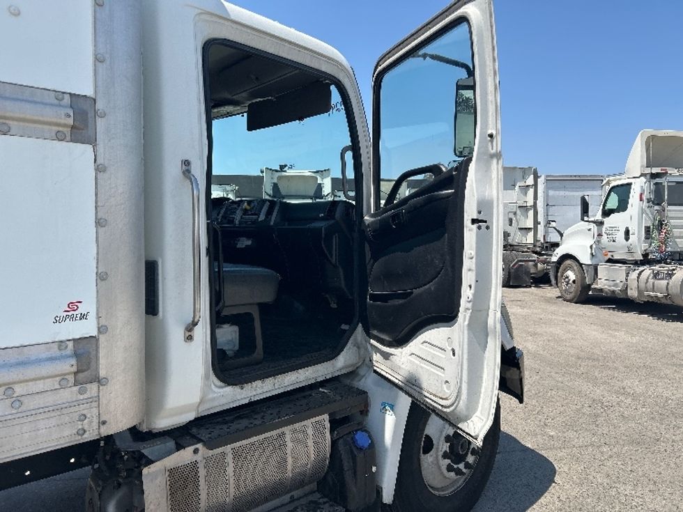 Medium Duty Box Truck-Light and Medium Duty Trucks-Hino-2020-268-Torrance-CA-131,197\n\t\tmiles-$ 57,250 - Image 20
