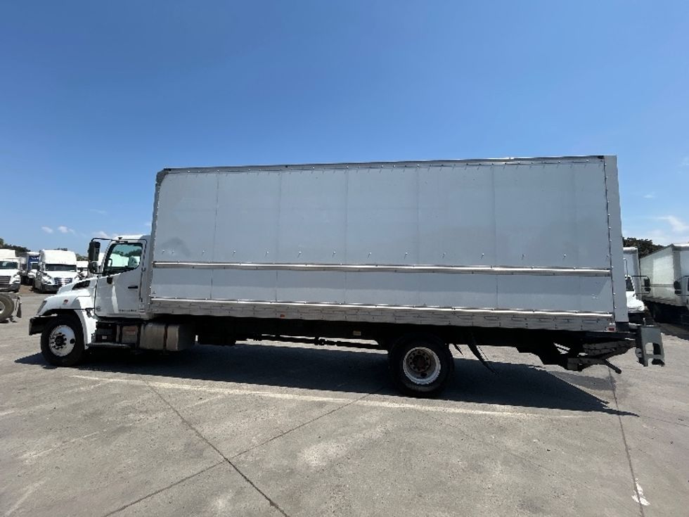 Medium Duty Box Truck-Light and Medium Duty Trucks-Hino-2020-268-Torrance-CA-131,197\n\t\tmiles-$ 57,250 - Image 4