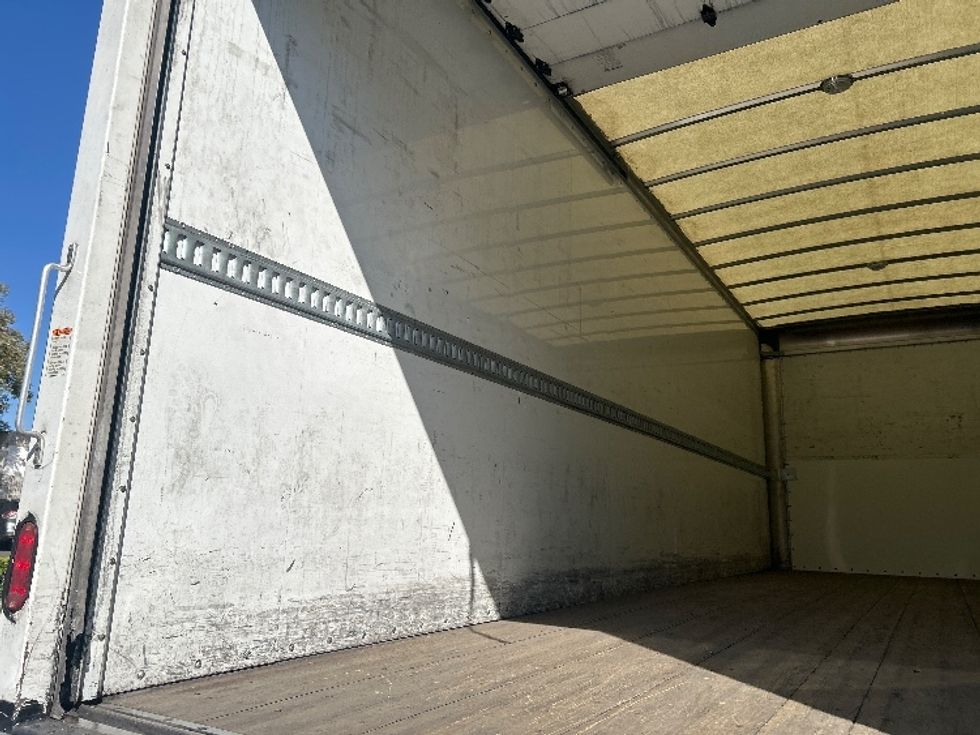Medium Duty Box Truck-Light and Medium Duty Trucks-Hino-2020-268-Torrance-CA-158,482\n\t\tmiles-$ 60,750 - Image 11