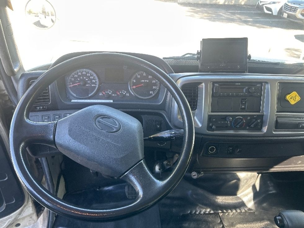 Medium Duty Box Truck-Light and Medium Duty Trucks-Hino-2020-268-Torrance-CA-158,482\n\t\tmiles-$ 60,750 - Image 18