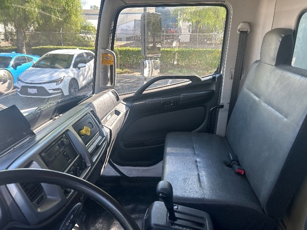Medium Duty Box Truck-Light and Medium Duty Trucks-Hino-2020-268-Torrance-CA-158,482\n\t\tmiles-$ 60,750 - Image 19