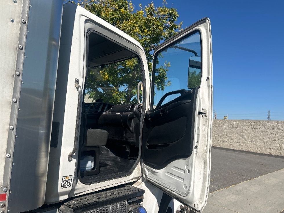 Medium Duty Box Truck-Light and Medium Duty Trucks-Hino-2020-268-Torrance-CA-158,482\n\t\tmiles-$ 60,750 - Image 20