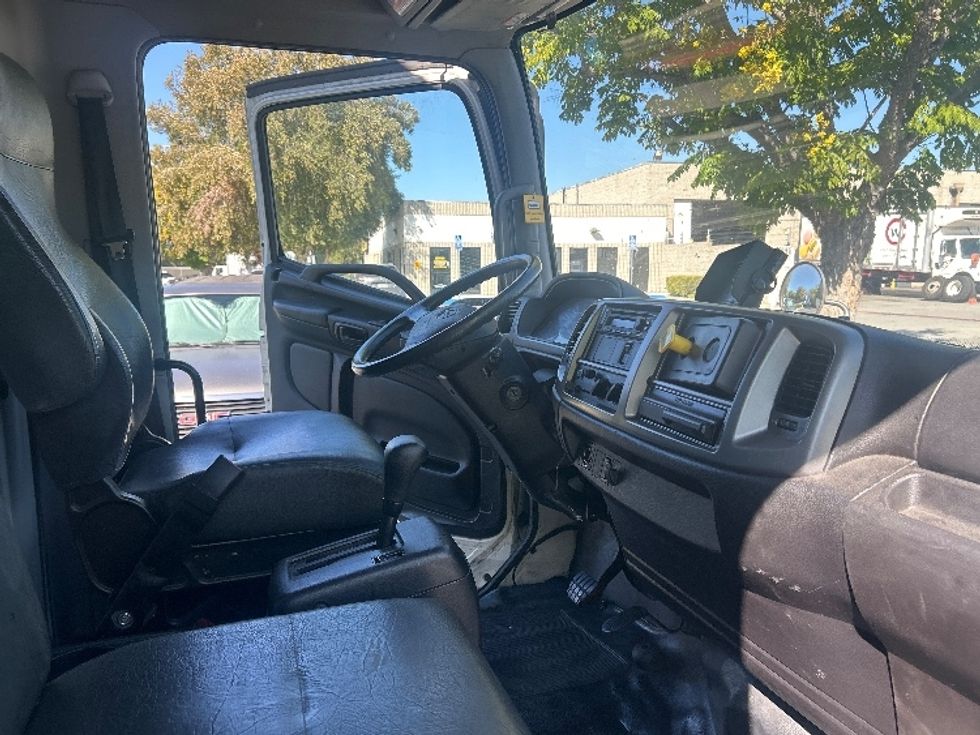 Medium Duty Box Truck-Light and Medium Duty Trucks-Hino-2020-268-Torrance-CA-158,482\n\t\tmiles-$ 60,750 - Image 22