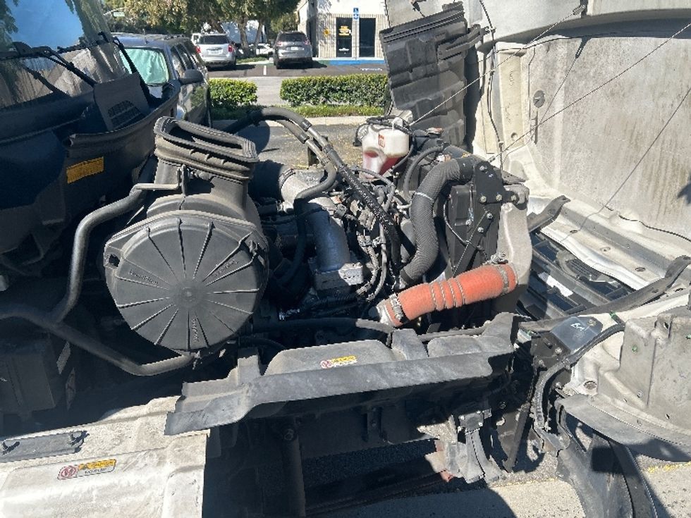 Medium Duty Box Truck-Light and Medium Duty Trucks-Hino-2020-268-Torrance-CA-158,482\n\t\tmiles-$ 60,750 - Image 23