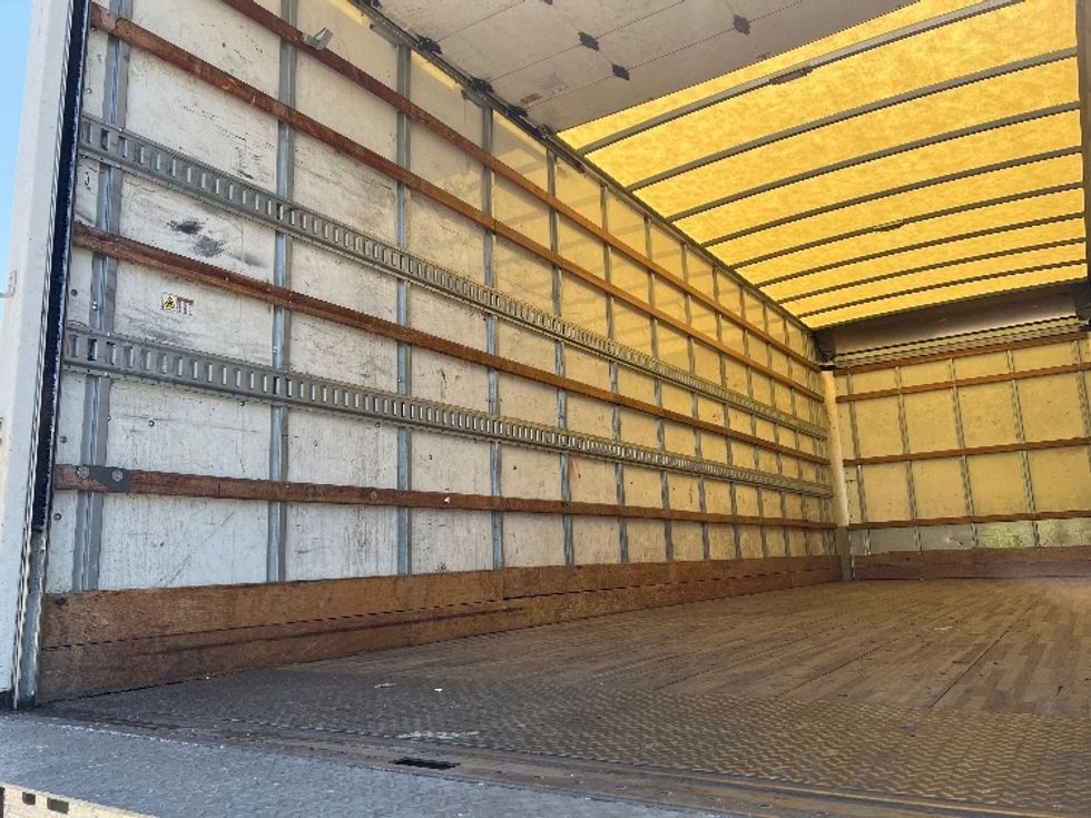 Medium Duty Box Truck-Light and Medium Duty Trucks-Hino-2020-268-Torrance-CA-89,703\n\t\tmiles-$ 68,000 - Image 11