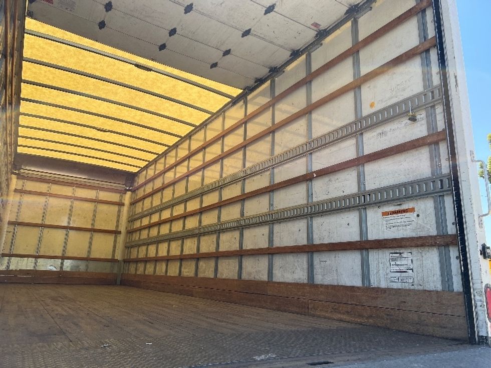 Medium Duty Box Truck-Light and Medium Duty Trucks-Hino-2020-268-Torrance-CA-89,703\n\t\tmiles-$ 68,000 - Image 12